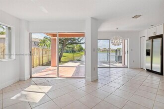 16502 SW 68th Terrace in Miami, FL - Building Photo - Building Photo
