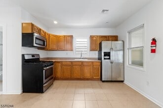 357 Nesbit Terrace in Irvington, NJ - Foto de edificio - Building Photo