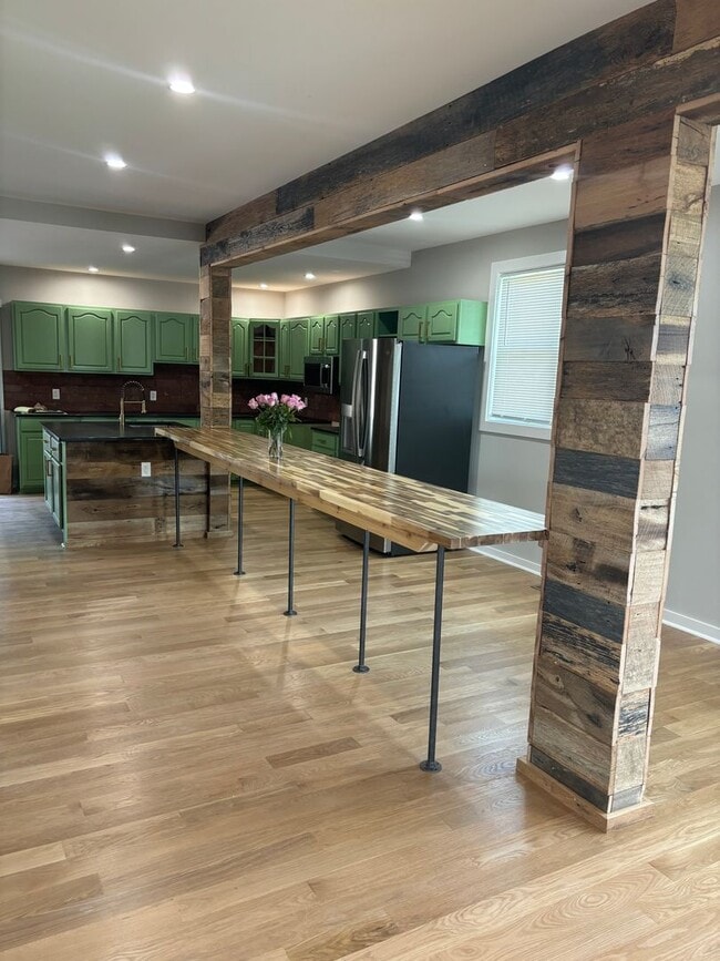 property at 1013 S Walnut St
