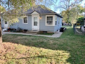 909 Cheyenne St, Unit 909 in Leavenworth, KS - Building Photo