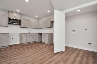 7413 Shotwell St in Houston, TX - Building Photo - Building Photo