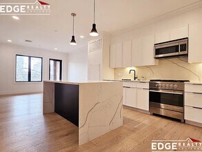 8 Lincoln St, Unit 310 in Boston, MA - Building Photo - Building Photo