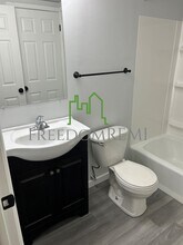 1317 Oakland Rd NE, Unit 1317-04 in Cedar Rapids, IA - Building Photo - Building Photo