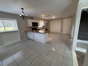 615 Texas St in Tomball, TX - Building Photo - Building Photo