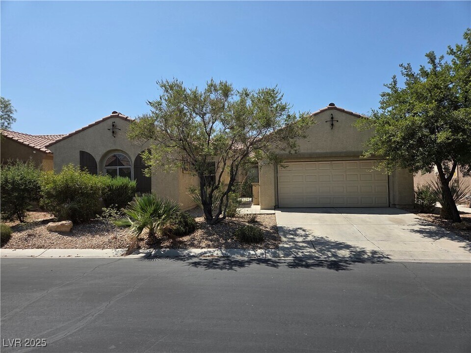 5635 Criollo Dr in Las Vegas, NV - Building Photo