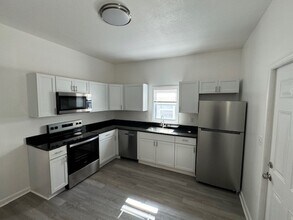 64 Orchard St in Kansas City, KS - Foto de edificio - Building Photo