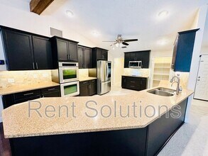 3015 Tall Pine Dr in Safety Harbor, FL - Building Photo - Building Photo