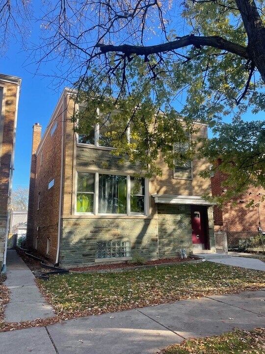 5123 N Springfield Ave-Unit -2 in Chicago, IL - Building Photo