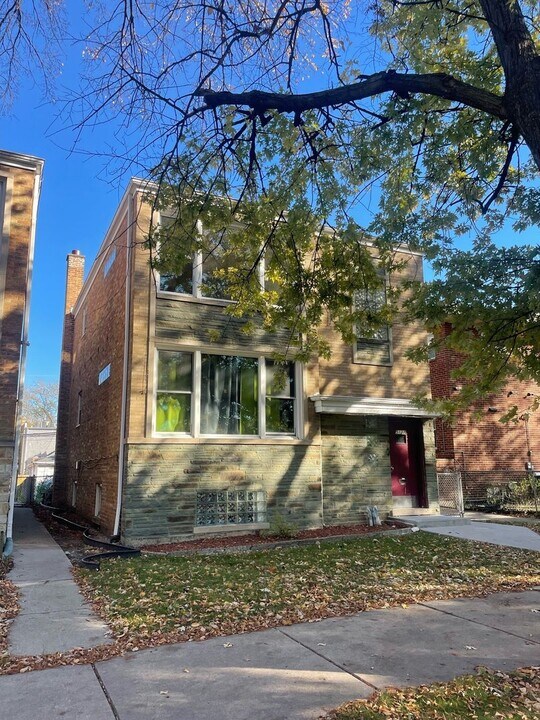 5123 N Springfield Ave in Chicago, IL - Building Photo