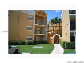 6280 NW 186th St, Unit 119 in Hialeah, FL - Building Photo - Building Photo