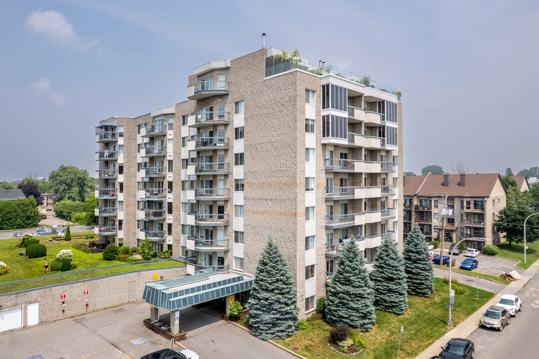 4191 De La Seine Rue in Laval, QC - Building Photo