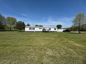 216 Blue Well Rd in Lebanon, TN - Building Photo