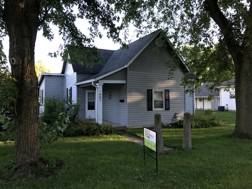 1901 W Charles St in Muncie, IN - Building Photo