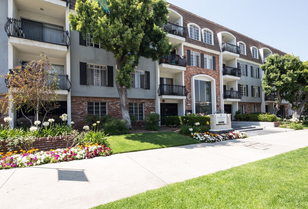 The Lennox Apartment in Los Angeles, CA - Foto de edificio