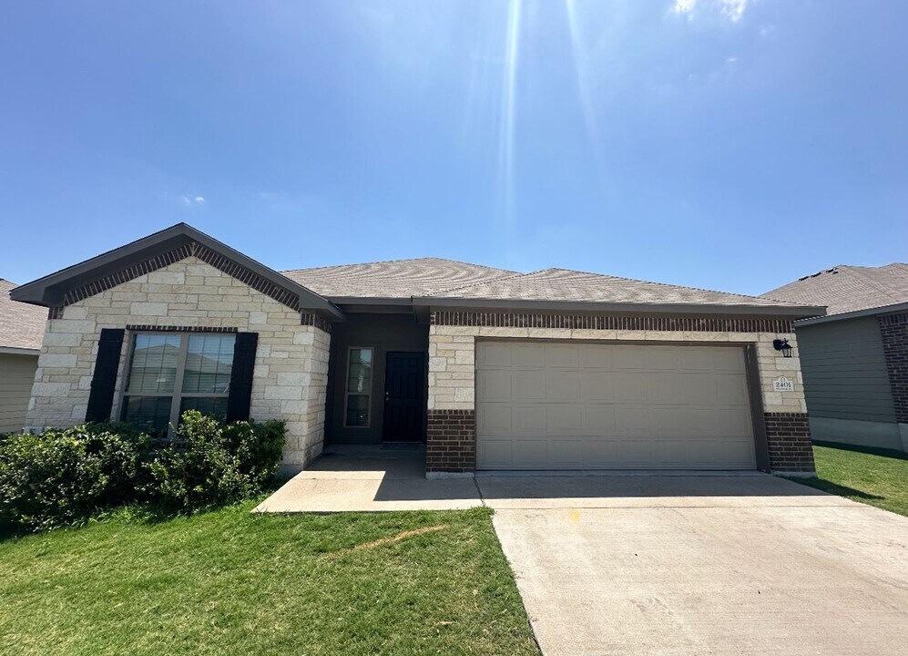 2401 Vicksburg Ln in Temple, TX - Building Photo
