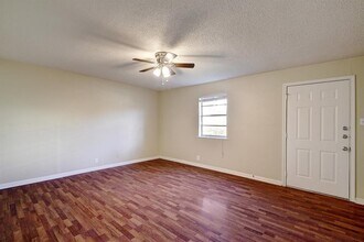 1704 E M. Franklin Ave in Austin, TX - Building Photo - Building Photo