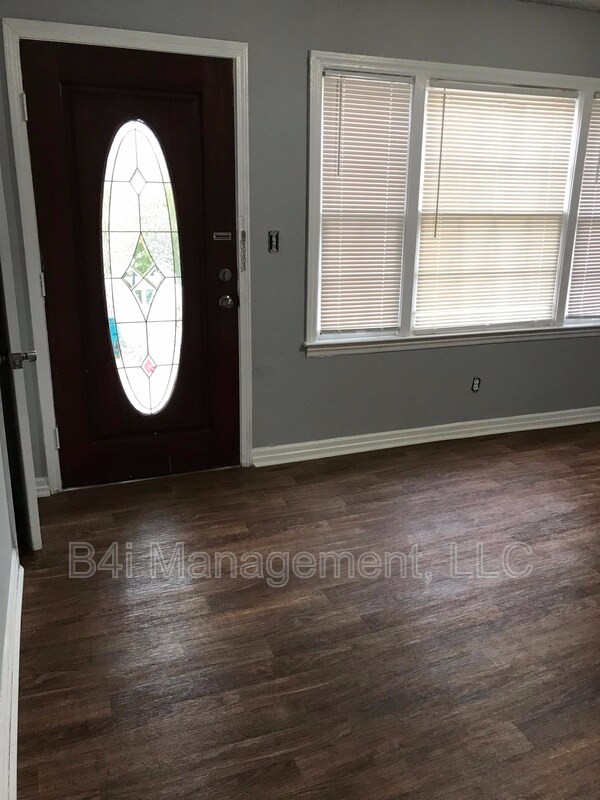 4692 Beecher St in Forest Park, GA - Building Photo - Building Photo