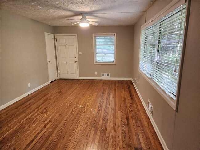 1184 N Decatur Rd in Atlanta, GA - Building Photo - Building Photo