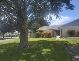 8173 Ambach Way in Hypoluxo, FL - Building Photo