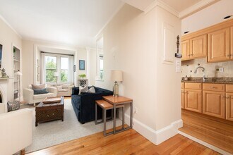 84 Commonwealth Ave in Boston, MA - Building Photo - Building Photo