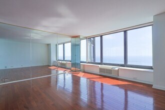 155 N Harbor Dr, Unit 5210 in Chicago, IL - Building Photo - Building Photo