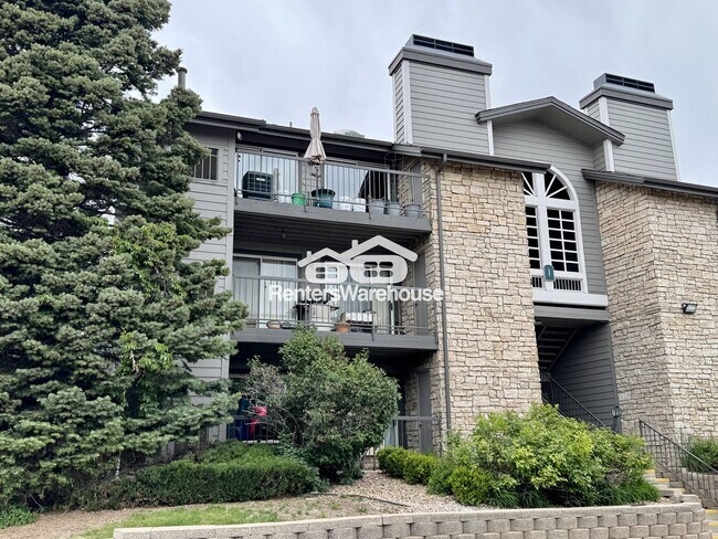 property at 2575 S Syracuse Way