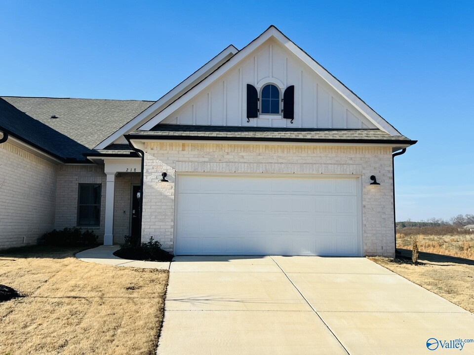 218 Osceola Cir in Madison, AL - Building Photo