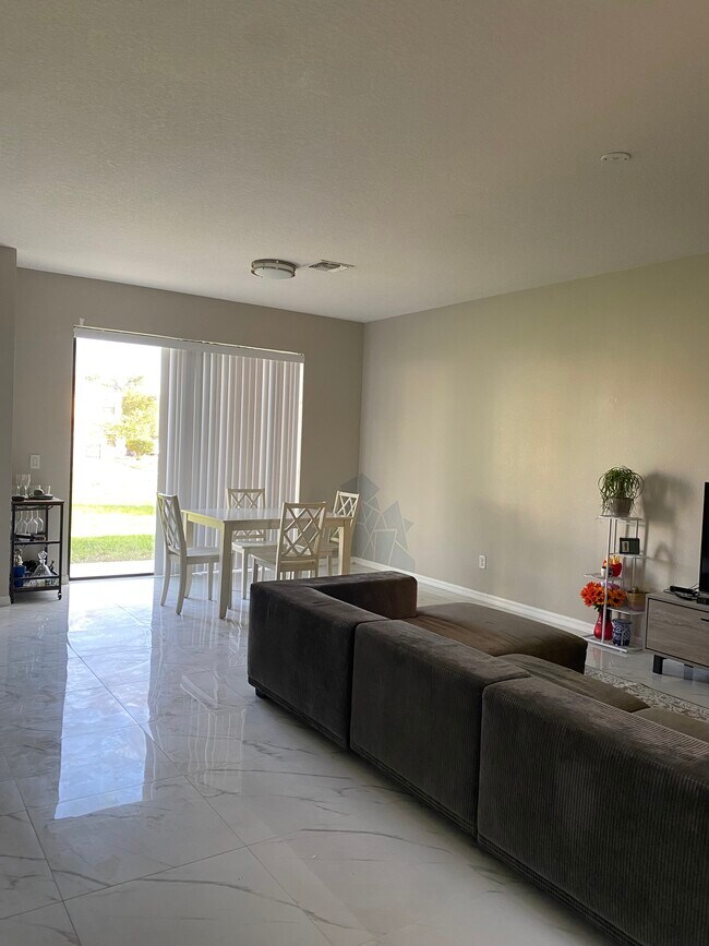 property at 1435 Pacific Rd