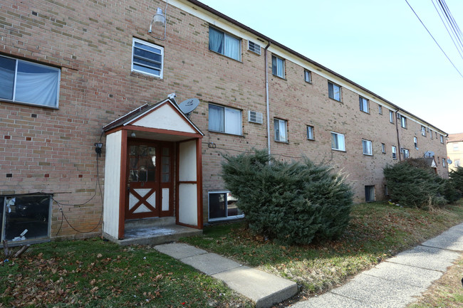 Colwyn Court Apartments in Darby, PA - Building Photo - Building Photo