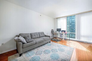 20 Newport Pkwy in Jersey City, NJ - Building Photo