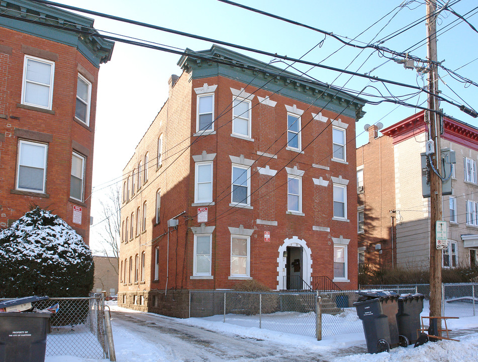 31-33 Whitmore St in Hartford, CT - Building Photo