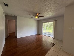 3153 Bloomingdale Villas Ct in Brandon, FL - Foto de edificio - Building Photo