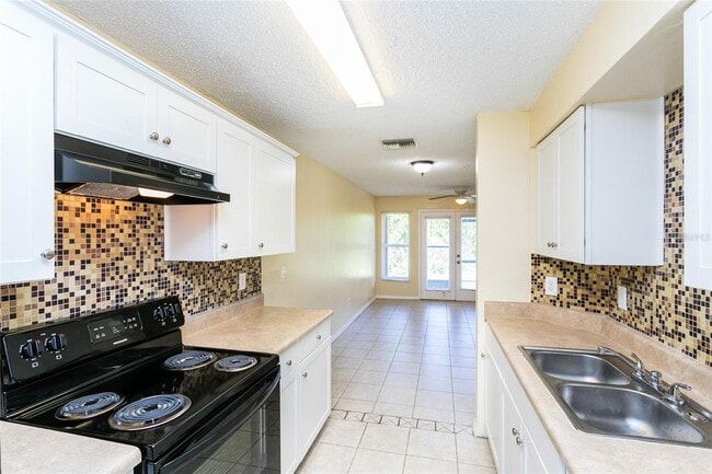 296 Flower Ln in Kissimmee, FL - Building Photo - Building Photo