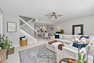 107 Rivinia Dr in Jupiter, FL - Building Photo - Building Photo