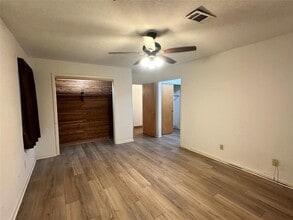 1011 Pampa St in Pasadena, TX - Building Photo - Building Photo