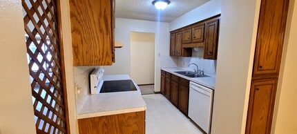 3006 Hilldale Dr in Corpus Christi, TX - Building Photo - Building Photo