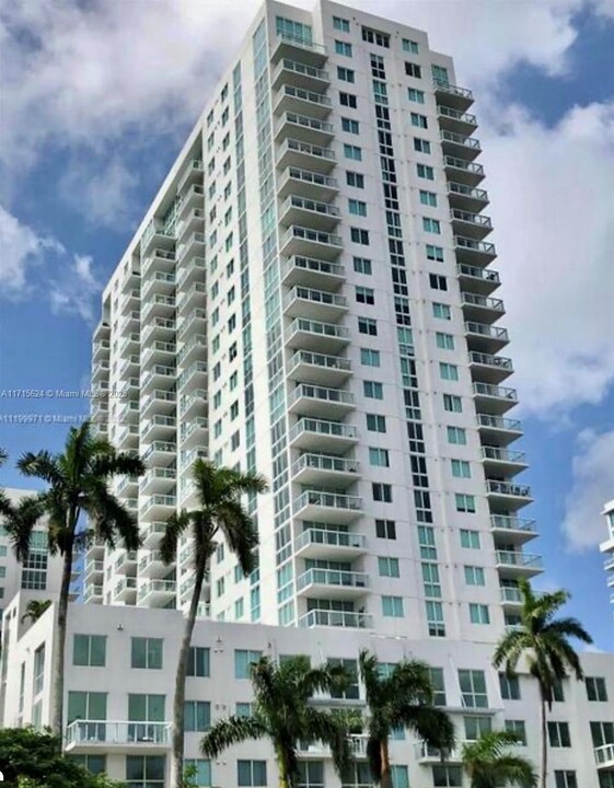 186 SE 12th Ter, Unit # 2302 in Miami, FL - Building Photo