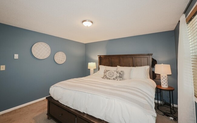 property at 1035 S Mammoth Rd