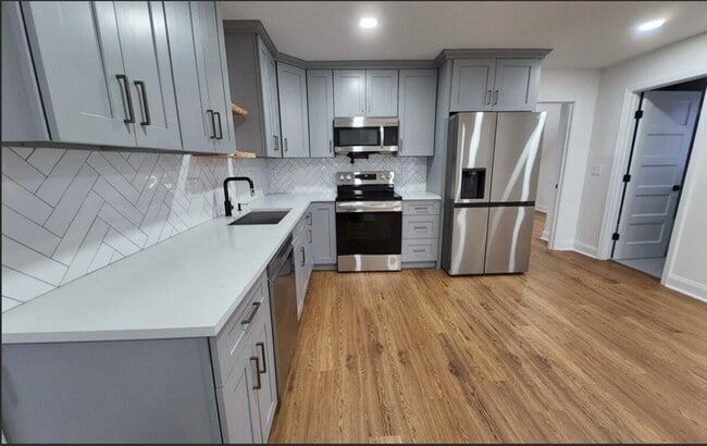 6 Harding Ave in Everett, MA - Building Photo - Building Photo
