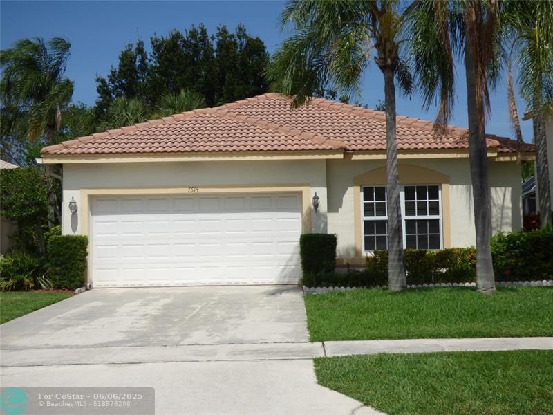 7614 Colony Lake Dr in Boynton Beach, FL - Building Photo
