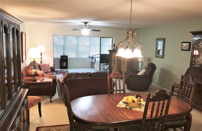 577 Lakeside Dr in Bradenton, FL - Building Photo - Building Photo