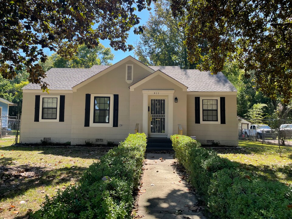 411 Wilshire Ave in Jackson, MS - Building Photo