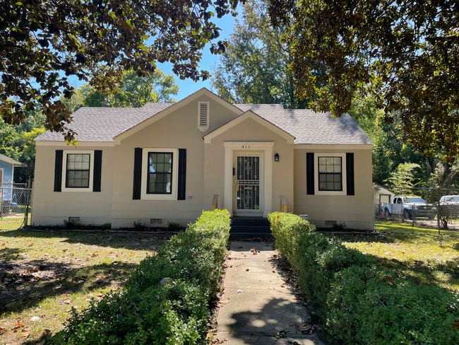 property at 411 Wilshire Ave
