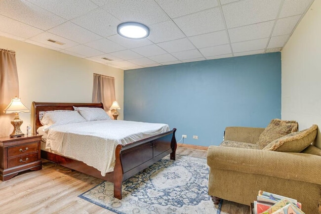 7 Creekside Ln in Barrington, IL - Foto de edificio - Building Photo