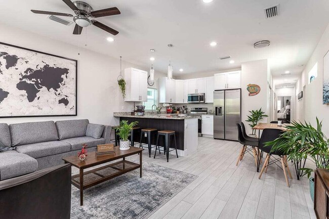 2694 Nokomis Ave in West Palm Beach, FL - Building Photo - Building Photo