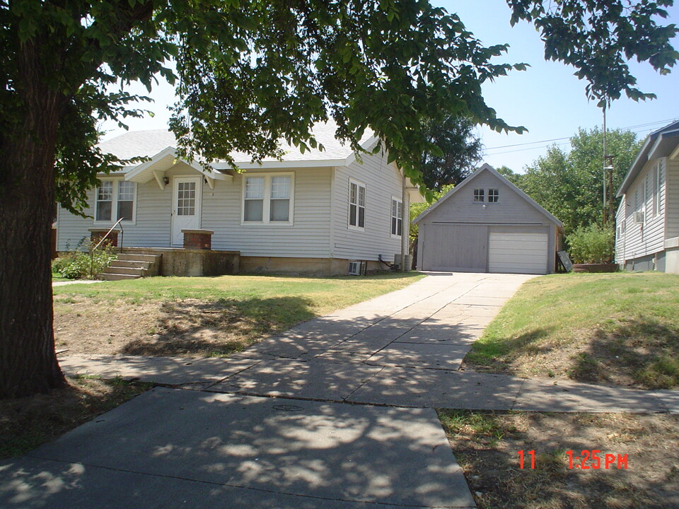 713 Main St, Unit Cozy Cavern Upper floor in Jetmore, KS - Building Photo