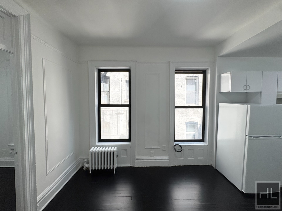 YORK AVENUE in New York, NY - Building Photo