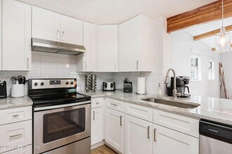 16 Norberta Way in Jacksonville Beach, FL - Building Photo - Building Photo
