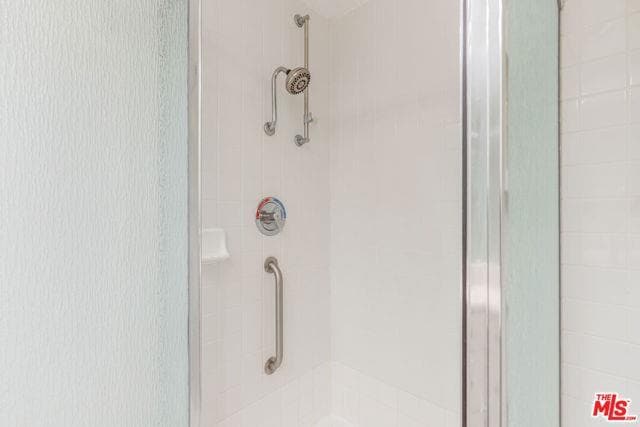 property at 818 N Doheny Dr