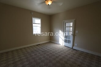 1323 Pearl St in Burlington, IA - Building Photo - Building Photo